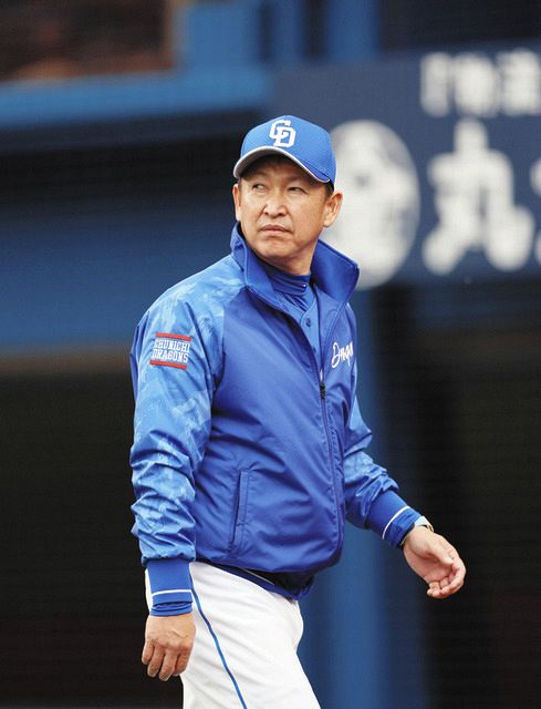 立浪和義監督の現役時代　2000本安打公式記念ストラップ 中日週間〈5〉立浪和義2000安打】らしさ満点の固め打ち…絶叫