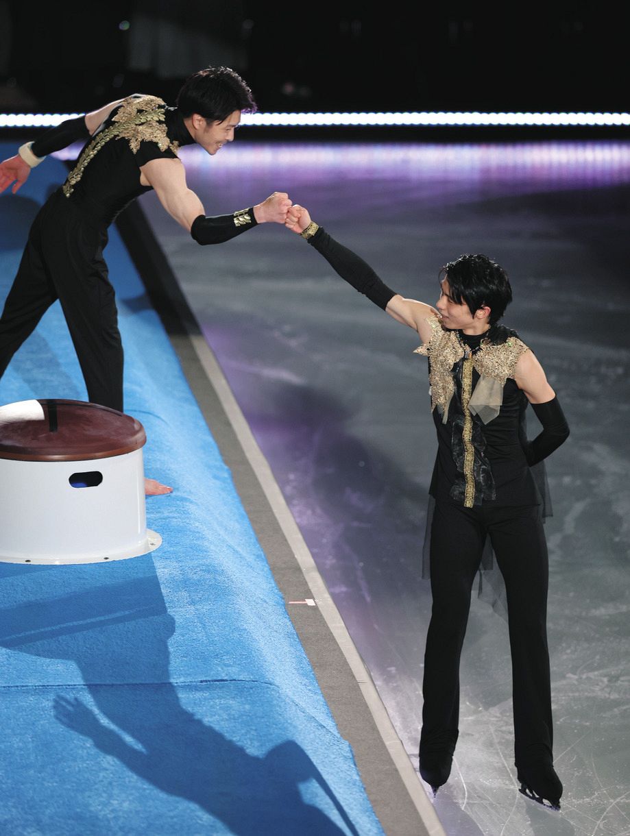 写真】羽生結弦さんが“五輪2連覇”の内村航平さんと共演：中日スポーツ