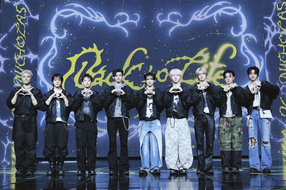 NuNew 韓国ショーケース　グッズ　スペシャルセット 新品・未開封　ラスト NewJeans - Supernatural NJ X MURAKAMI ( Cross Bag ver. ) 韓国盤