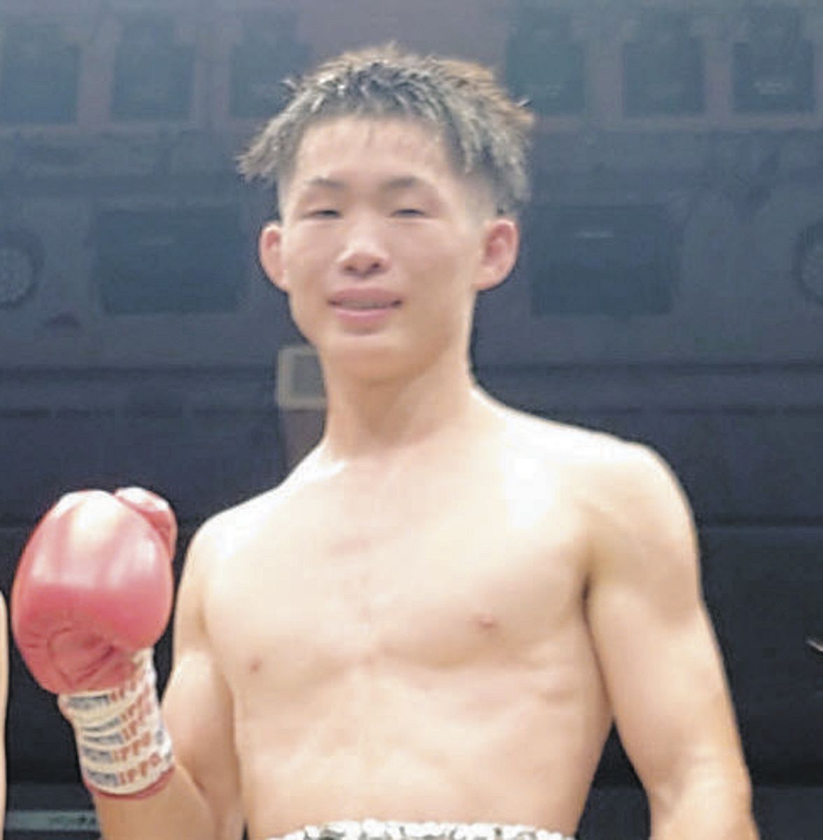 アマチュア高校2冠・伊藤千飛、両拳を痛めながらTKO勝利でデビュー2