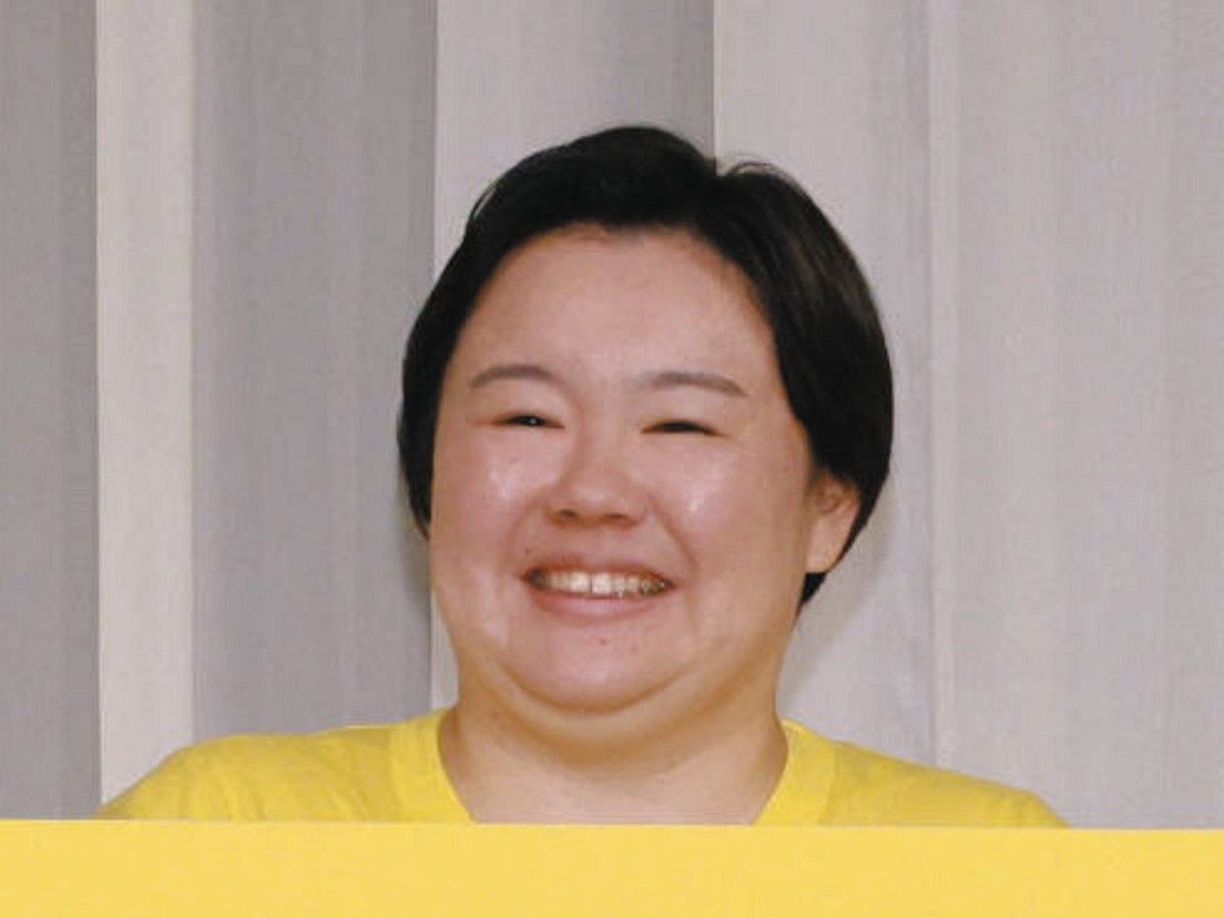お笑いタレント・やす子、やせていた自衛官時代、ごはん超大盛りを手にニッコリ笑う写真に「ほっそりしてますね」「笑顔は変わらず」の声:中日スポーツ ...