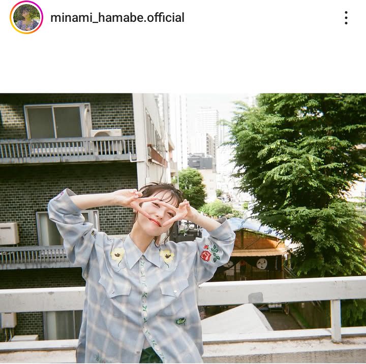 ◇浜辺美波、「ナイスショット」スマイルピース【写真複数枚】：中日