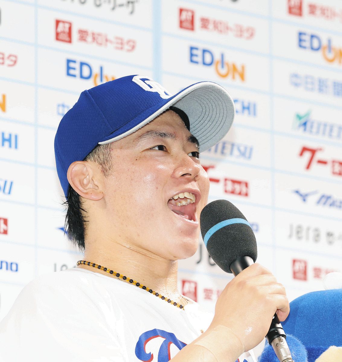 キングからプレゼントを」 中日・村松開人、感謝の高級ブランド品