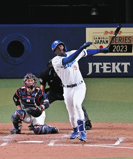 中日アキーノ3戦連発 パワー本物「うまく残して打てた」対応力見せる