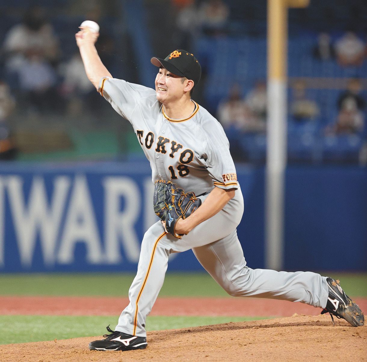 巨人】6回まで無安打無得点も…菅野智之”緊急降板”の原因は『右手親指の