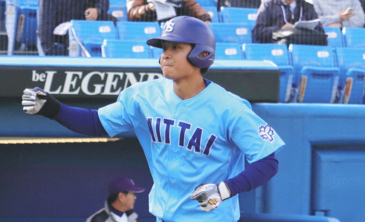 元ヤクルト宮本慎也さん指導、1年生の5番が2打席連続ソロ本塁打 日体大