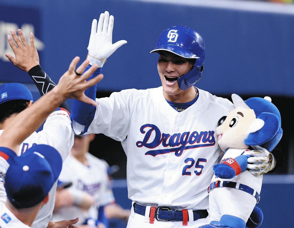 実際の動画】中日・石川昂弥、勝ち越しの今季2号ソロ：中日スポーツ
