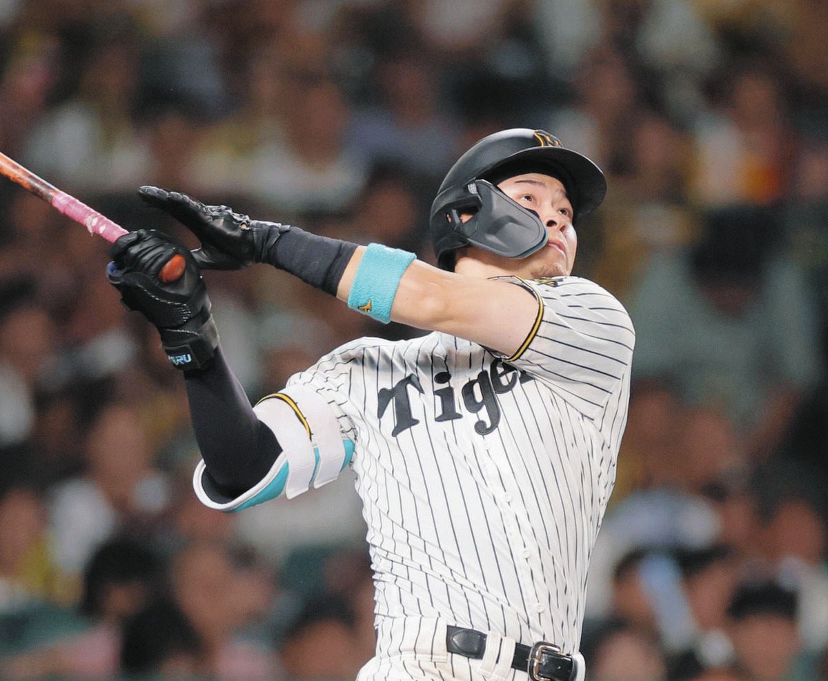 阪神・佐藤輝明、『40号＆100打点』の大台クリアに虎党喜び爆発