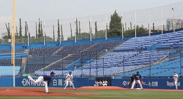 写真特集 １軍はヤクルト ２軍はオリックスと練習試合 ２日 中日新聞web