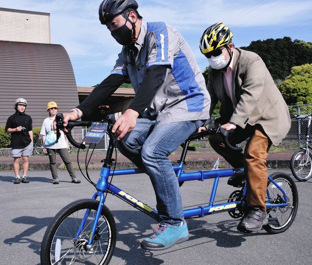 視覚障害者も自転車体感 伊勢で「タンデム」体験走行会：中日新聞Web