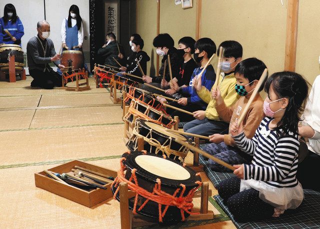 水口ばやしの稽古継続 曳山まつりは2年連続中止 子どもに伝統つなぐ 中日新聞web 水口ばやしの稽古継続 曳山まつりは2年連続中止 子どもに伝統つなぐ 中日新聞web