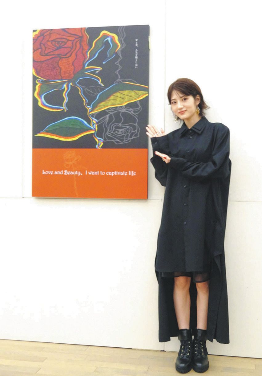 元「乃木坂46」若月佑美が二科展のデザイン部で特選賞受賞。著名人初