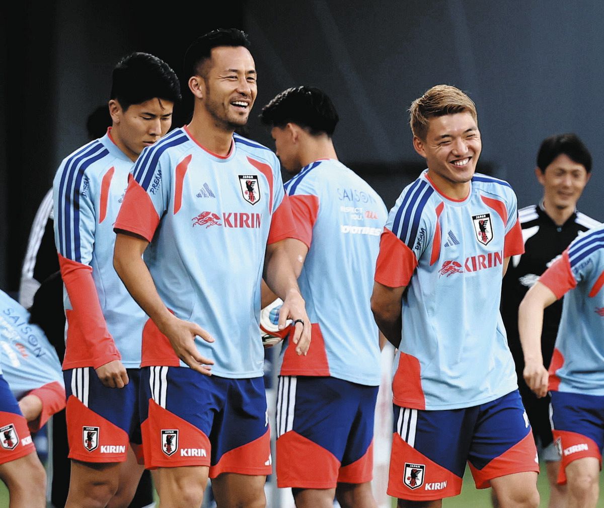サッカー日本代表スタメン速報】DF吉田麻也がキャプテンマーク、MF遠藤