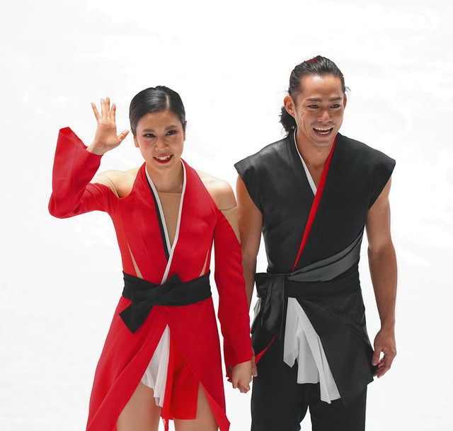 がらりと変えよう 高橋大輔は髪伸ばし赤の付け毛を村元哉中の衣装に合わせ フィギュアnhk杯 中日スポーツ 東京中日スポーツ