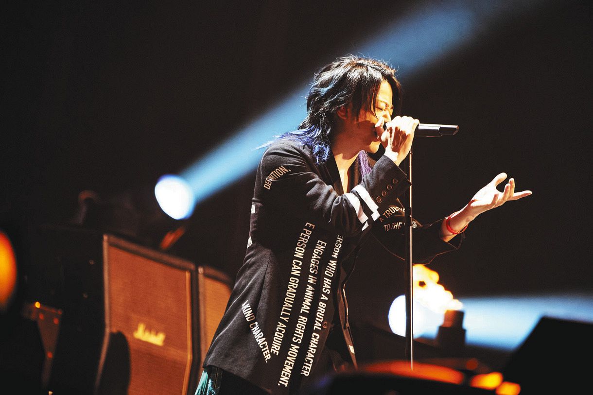 GLAY さいたまスーパーアリーナで全国ツアー最終公演 ：中日スポーツ  