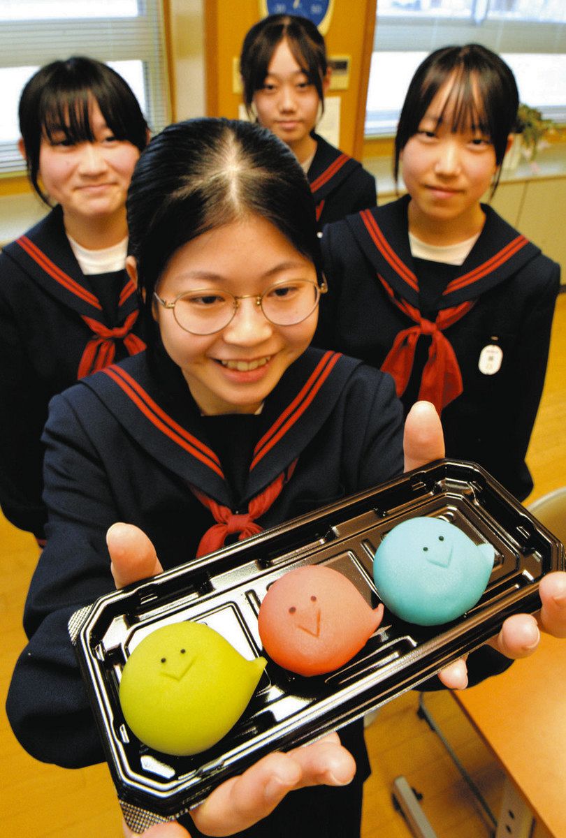 ビッツィー トゥロック ヌード 触れ合うほどに