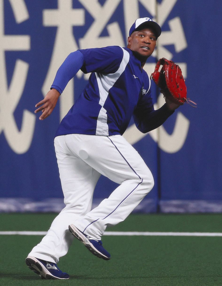 NPB ベースボールカード 18 ビシエド 中日ドラゴンズ (ベース