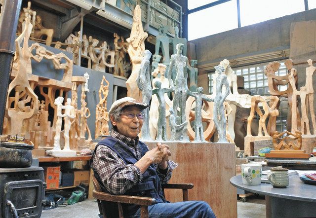 彫刻の魅力感じて 伊東の作家・重岡さん、アトリエ公開：中日