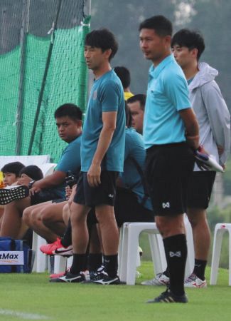 タイに渡った指導者は西野代表監督だけではない クラブw杯でアジア勢初の決勝に導いた日本人監督とは グランパスinタイ 中日スポーツ 東京中日スポーツ