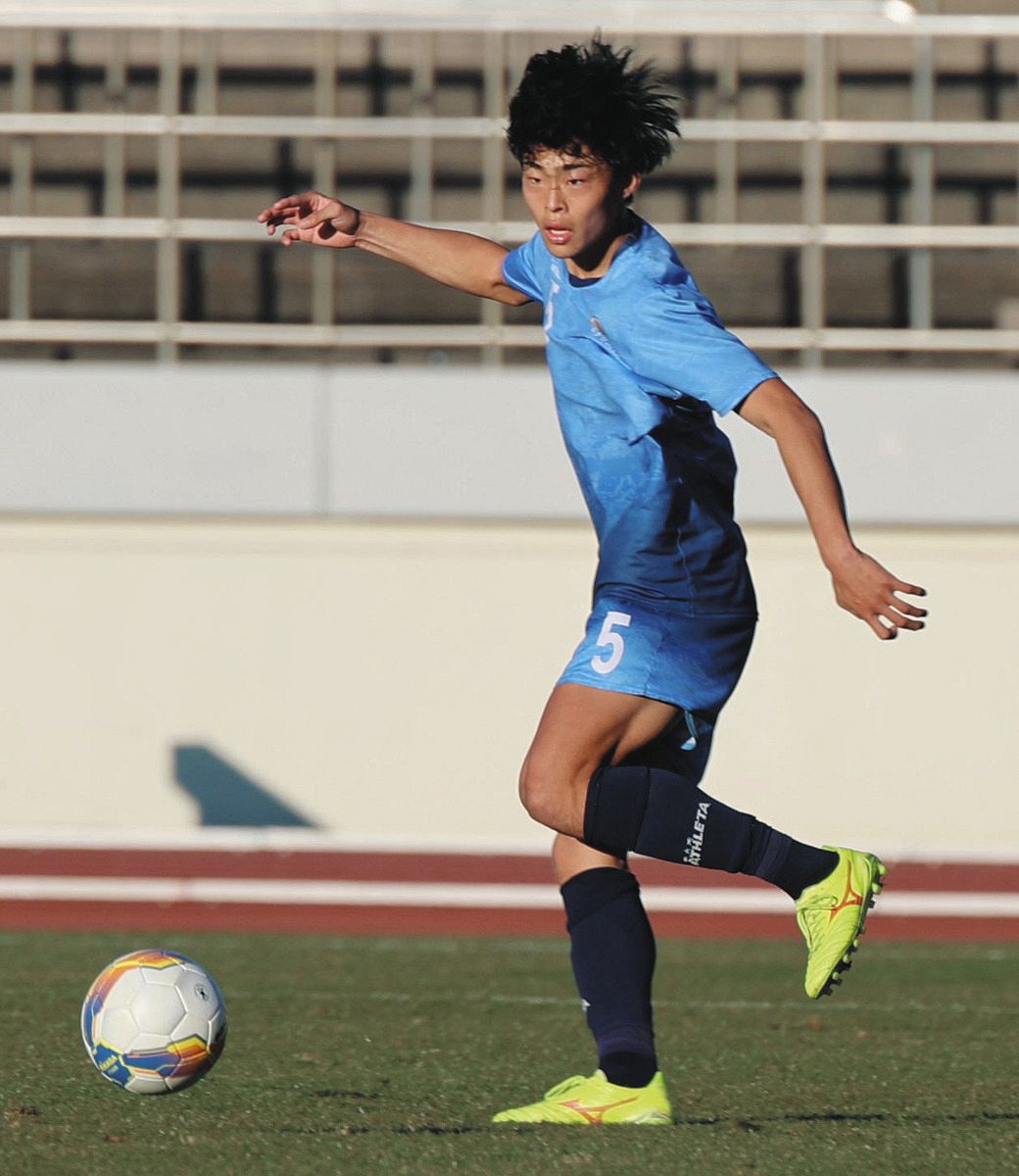 高校サッカー、近江が初の準決勝の舞台へ 「ボールへの執着」脅威の