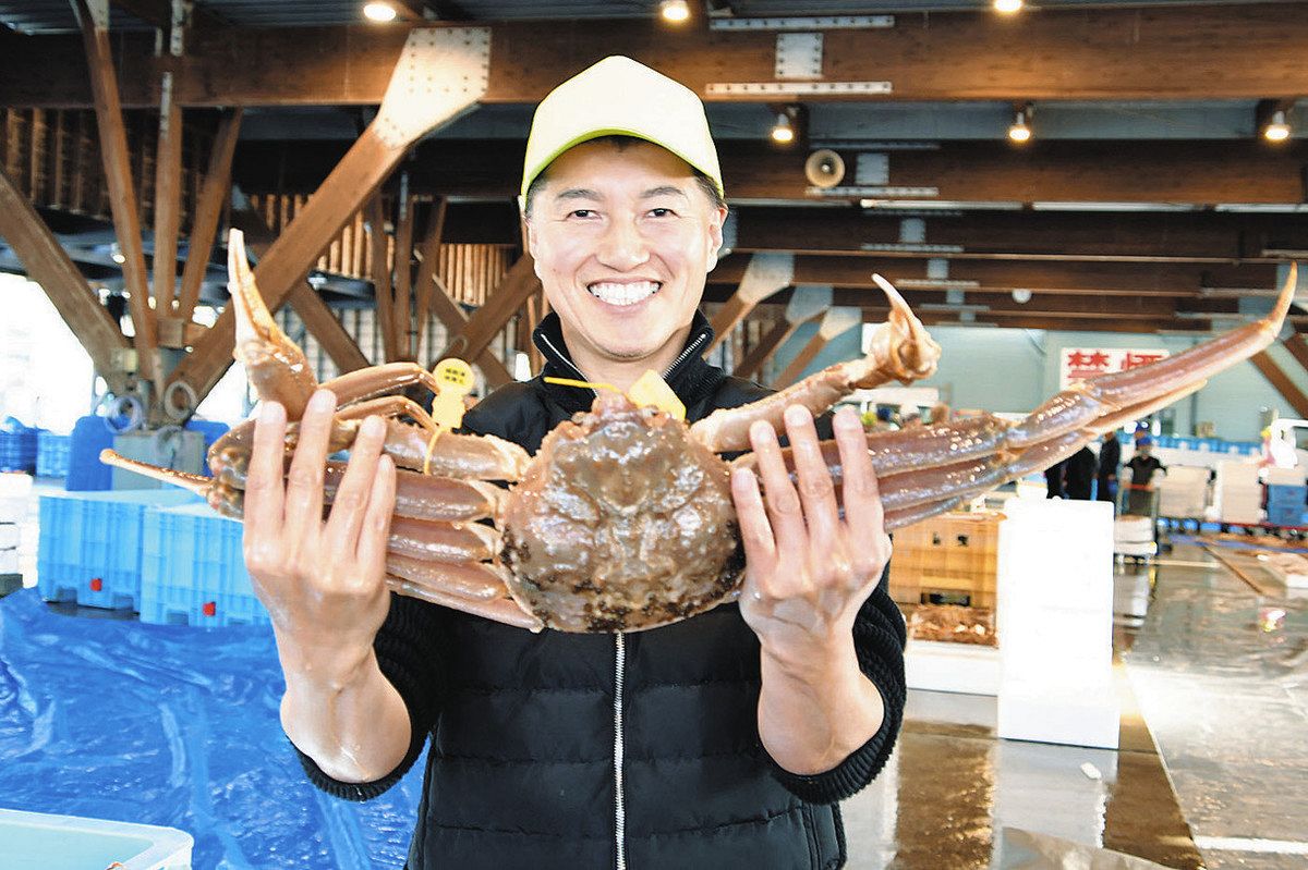 極」待ってました 1．5キロ越前がに 50万円：日刊県民福井Web