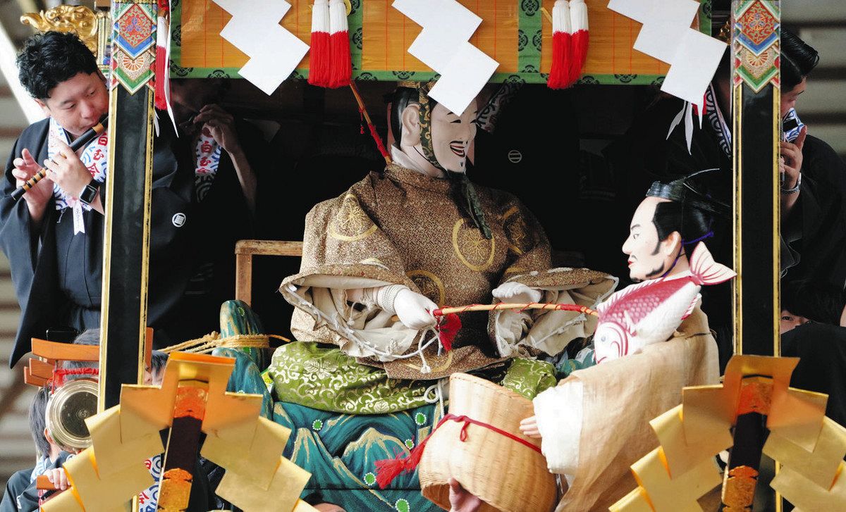 大津祭本祭」4年ぶり歓喜の秋 全13基そろった、華やか曳山：中日新聞Web