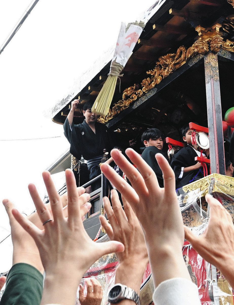 大津祭本祭」4年ぶり歓喜の秋 全13基そろった、華やか曳山：中日新聞Web