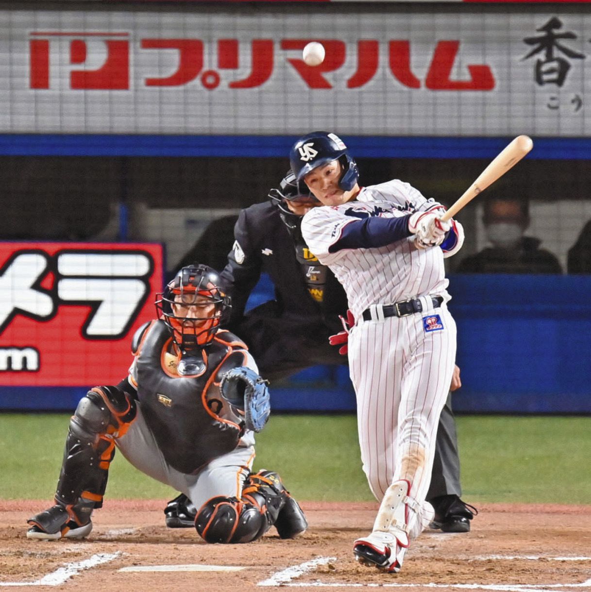 ヤクルト連勝で日本シリーズ王手 G菅野打ち5得点でko 塩見が走者一掃三塁打でトドメ 中日スポーツ 東京中日スポーツ