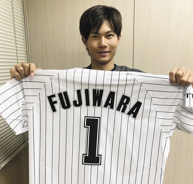 背番号１といえば 新庄監督よりロッテ藤原だ 球界スターへ熱い誓い 中日スポーツ 東京中日スポーツ