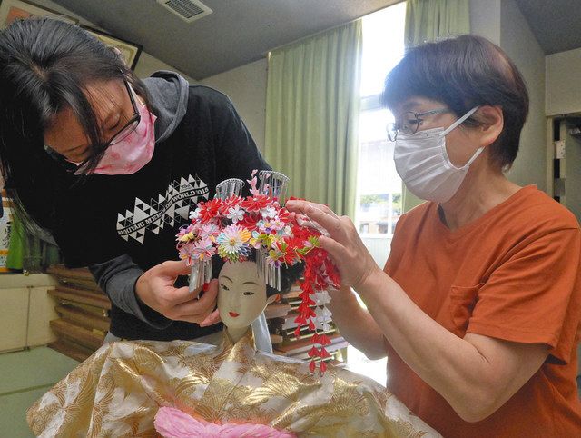 きょうのイチオシ】かんざし 30年ぶり新調 深瀬でくまわし 華やぐ