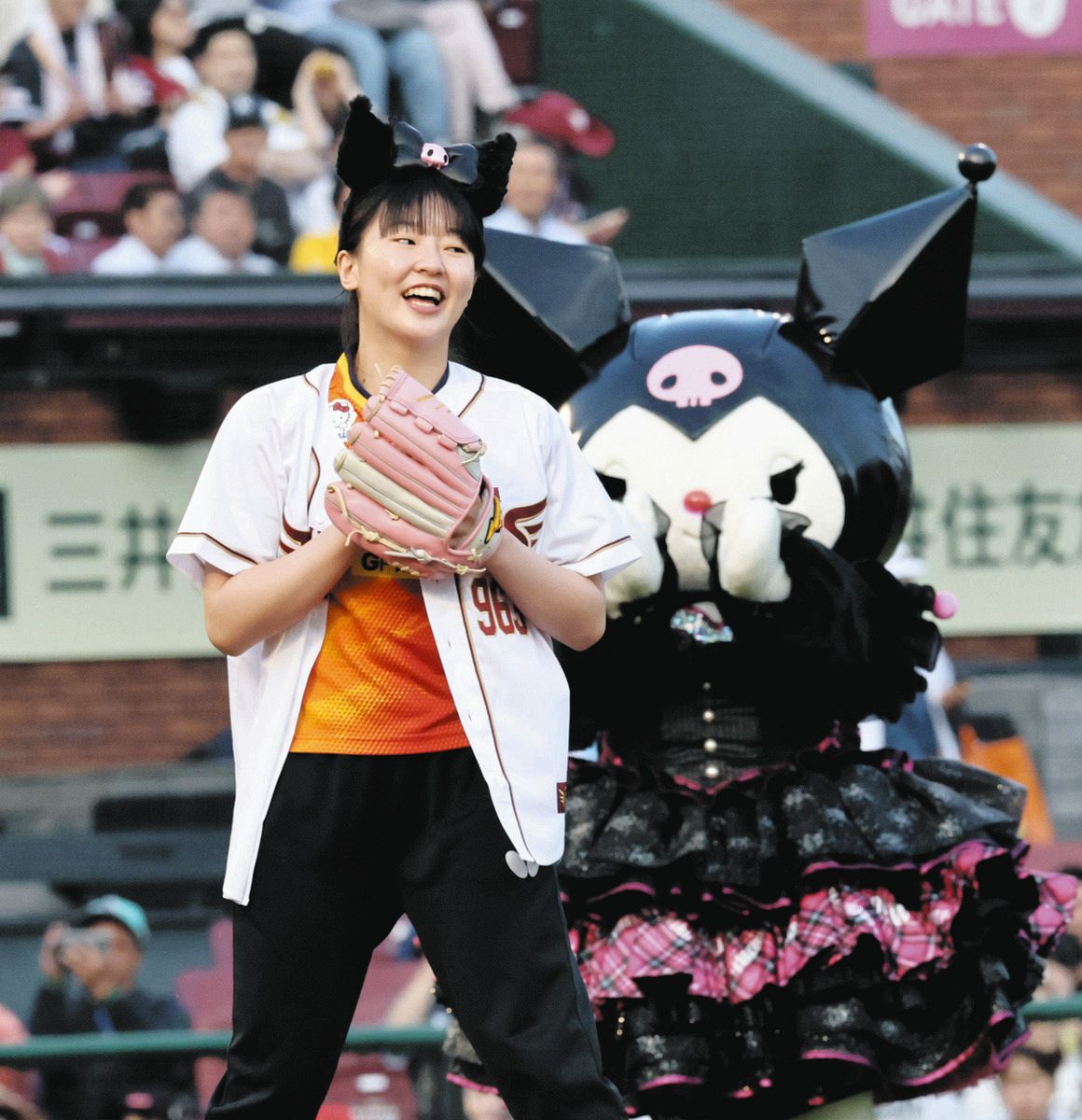 ◇卓球・張本美和、『クロミ』に見守られ笑顔のセレモニアルピッチ