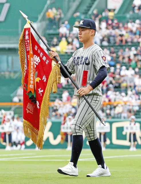 みんなの分まで堂々と」 全国高校野球開会式、敦賀気比春山主将が行進：中日新聞Web