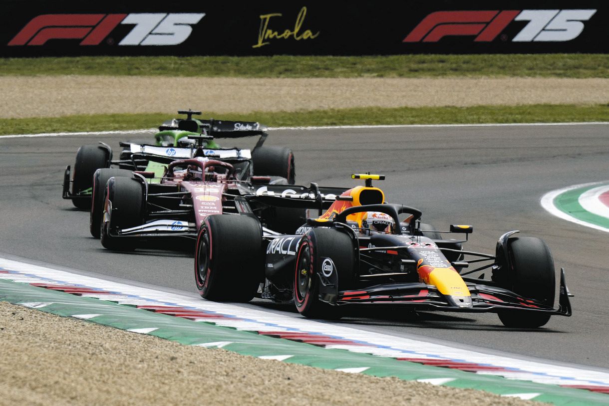 F1】角田裕毅が予選で大クラッシュ 単独スピンでタイヤバリアーに