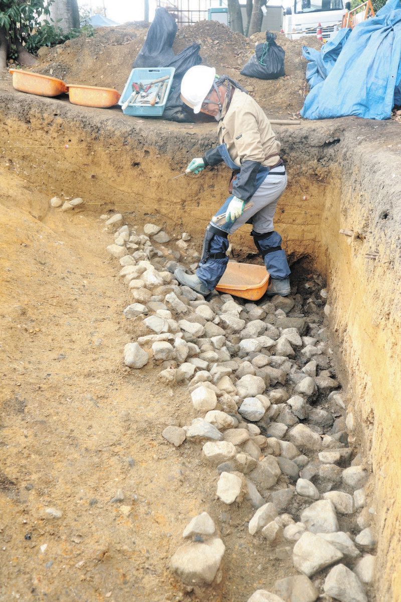 ふき石や埴輪のかけらが出土 鈴鹿市事業「富士山1号墳」学術調査