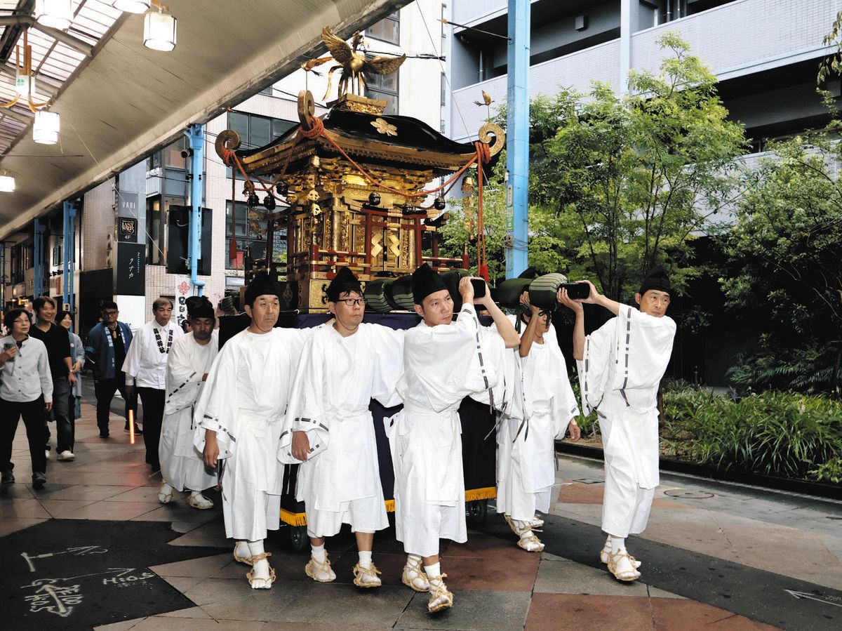 23年ぶり西町神輿練り歩く 諏訪神社「四日市祭」5日まで：中日新聞Web
