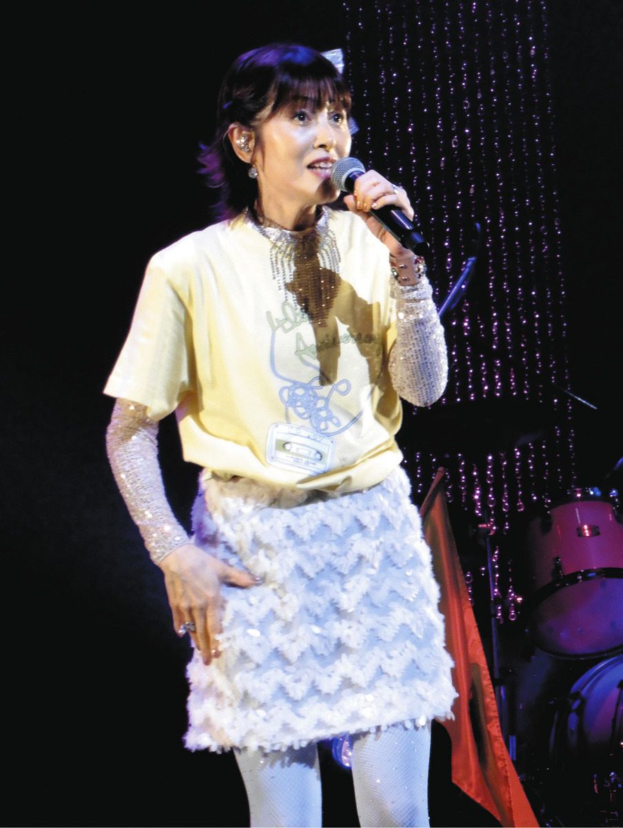 荻野目洋子、「イケイケ、見せていきます！」デビュー40周年コンサート