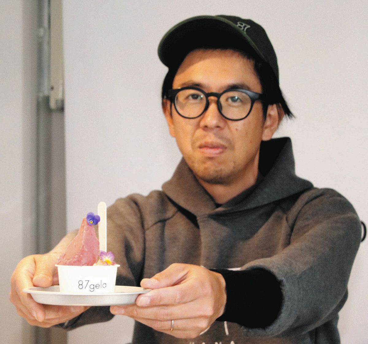目で鼻で舌で堪能－食用花ジェラート 東近江に専門店「ハナジェラ
