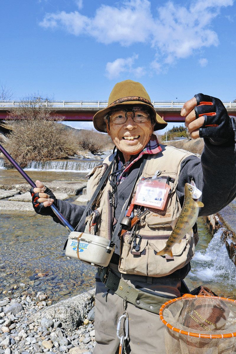 【真作】掛軸　渓流釣人図　静寂な山野のひととき　静謐な自然美　T29 真作】掛軸 渓流釣人図 静寂な山野のひととき 静謐な自然美 T29 - メルカリ