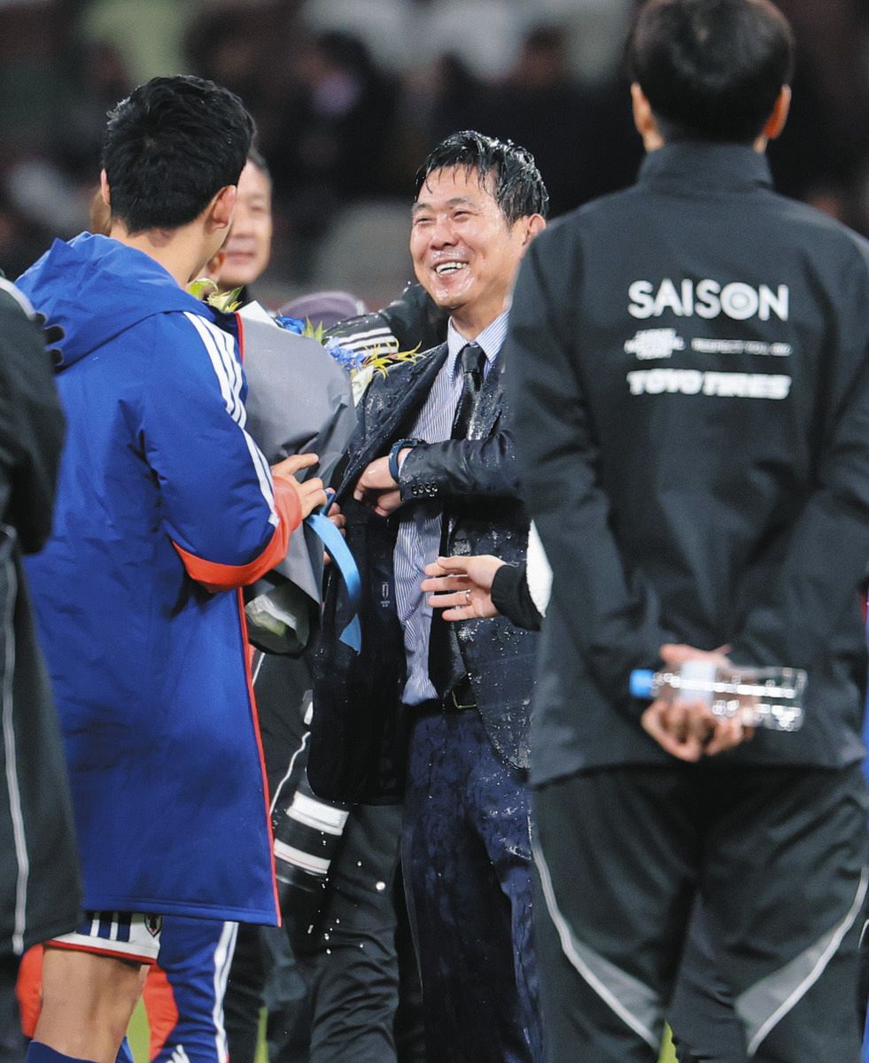 遠藤航「ちょっと行きづらかったので」森保監督100試合目の祝福が“2点
