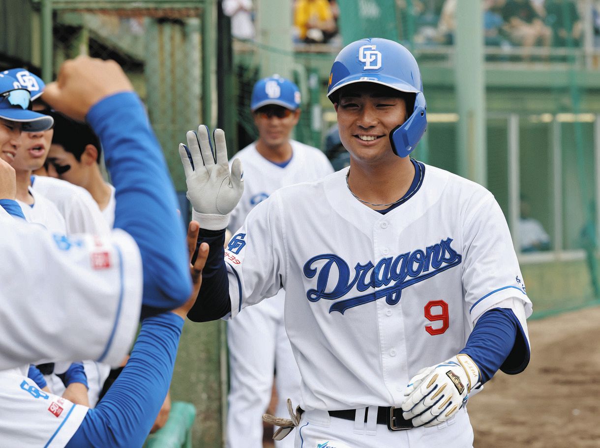 中日ドラゴンズ 缶バッジ 大当たり 石伊雄太 中日ドラゴンズ 缶バッジ 大当たり 石伊雄太 - メルカリ