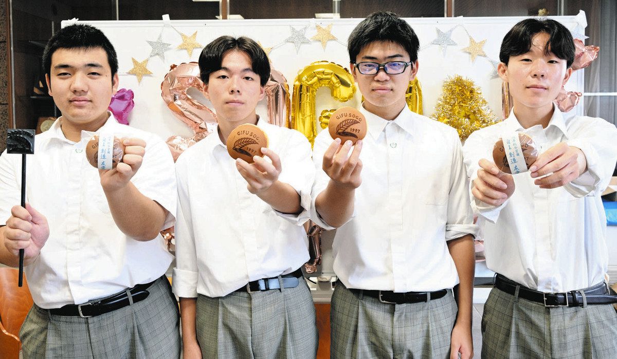 焼き印どら焼きで学校PR 岐阜総合学園高生が商品化：中日新聞Web