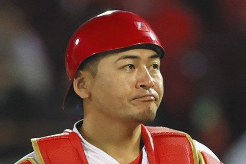 前夜、負傷退場の会沢翼、ベンチ入りメンバー外れるも登録抹消されず