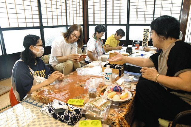 アロマせっけん作って交流 高岡 カフェ「ちゃ凜」体験教室：北陸中日新聞Web