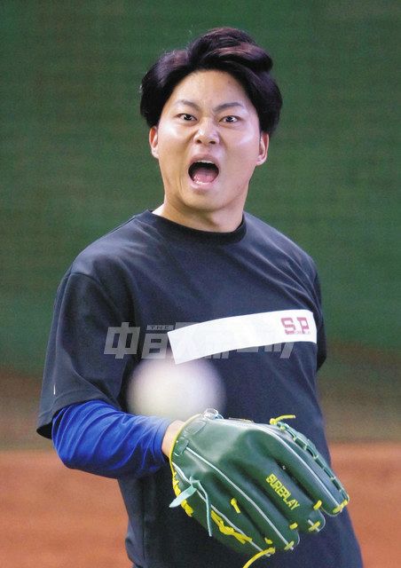 新人合同自主トレ 近藤：中日スポーツ・東京中日スポーツ