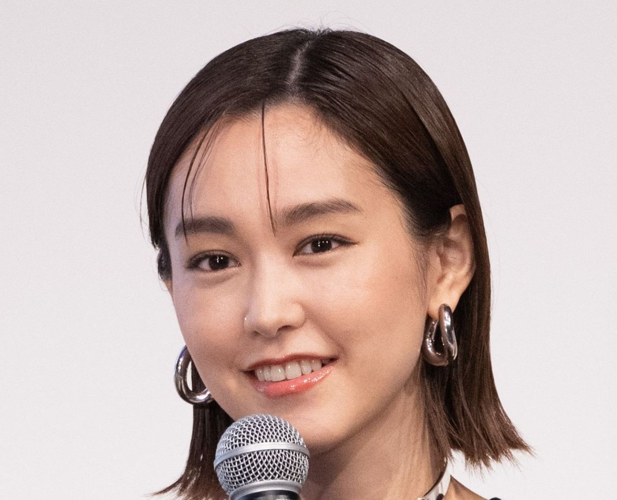 桐谷 美玲 画像
