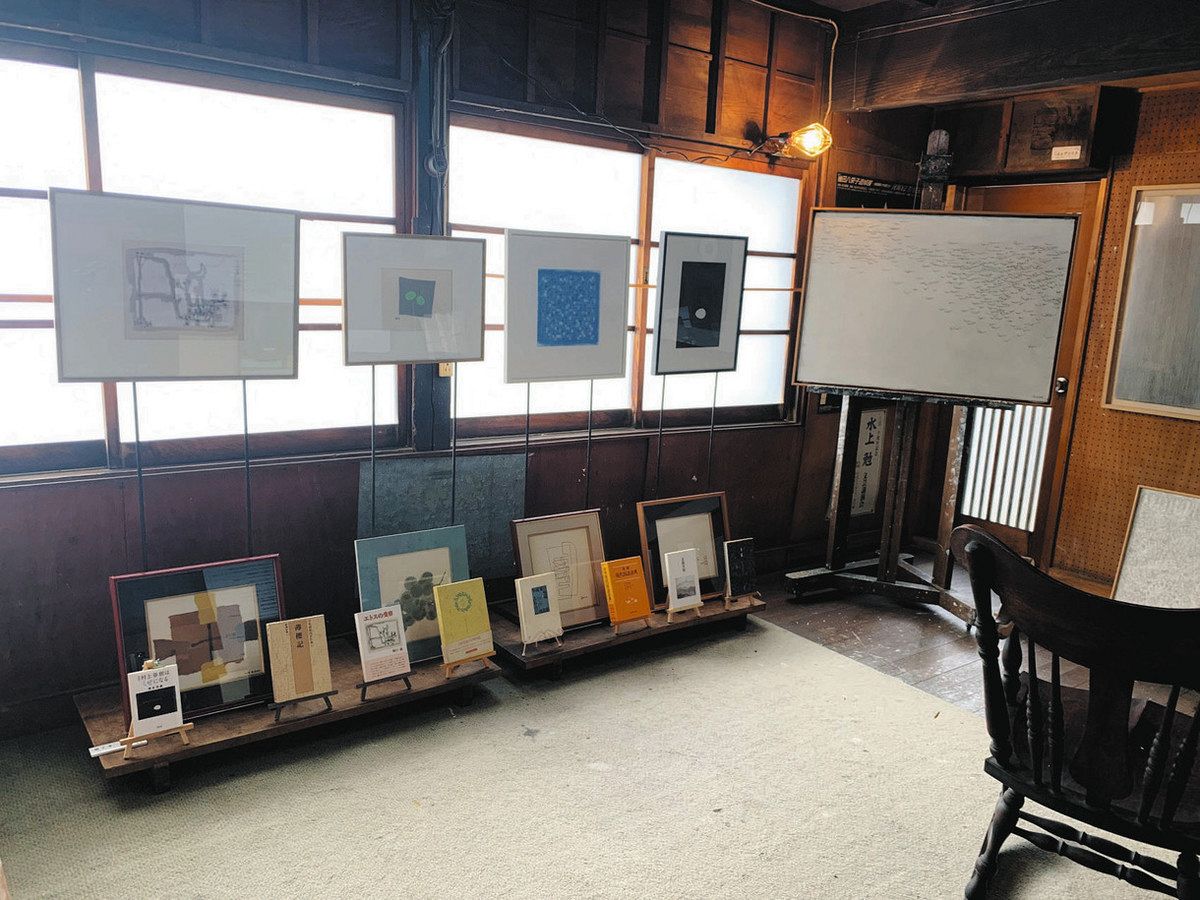 繊細さと温かみ漂う抽象画 県立美術館で鈴鹿出身・浅野弥衛の特集展示 