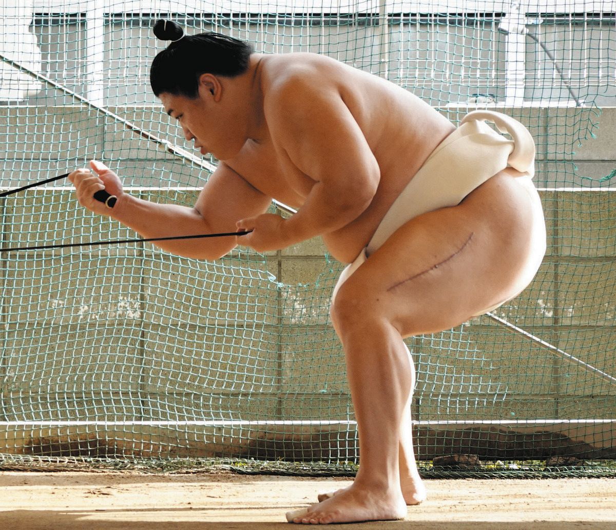 基礎運動を繰り返す若隆景