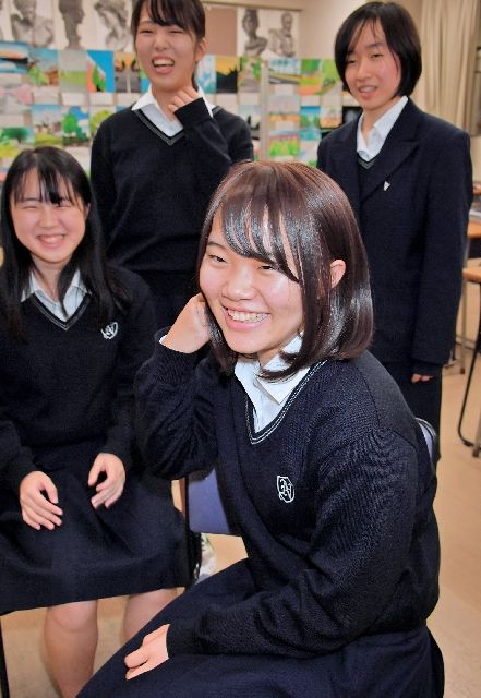 髪の悩み 一人じゃないよ 抜毛症 公表の１７歳 中日新聞web