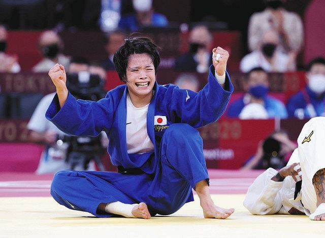 写真6枚 泣きながら喜びを爆発させる阿部詩 中日スポーツ 東京中日スポーツ