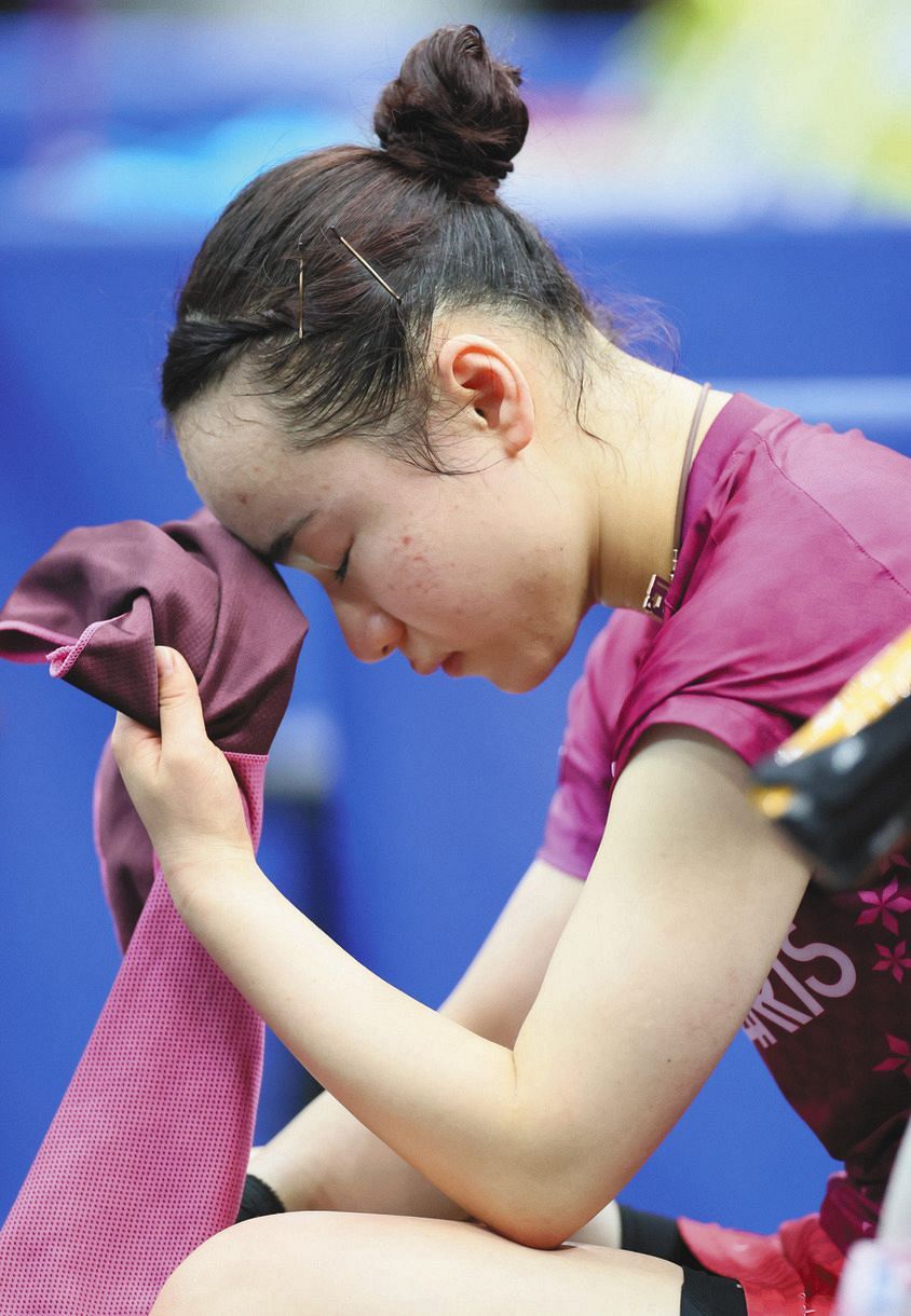 伊藤美誠 何をやっているんだろう 石川佳純に敗れ2年ぶり優勝逃す この悔しさを五輪への糧にする 卓球 中日スポーツ 東京中日スポーツ
